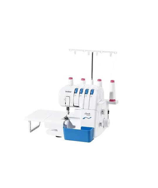 Surjeteuse Brother 3034DWT avec table de rallonge, vue de trois quarts avant