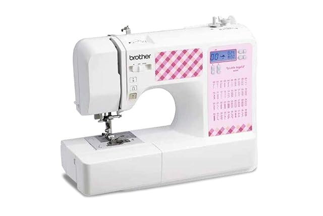 Machine à coudre électronique Brother KD40 Little Angel pour enfant, vue de trois quarts avant