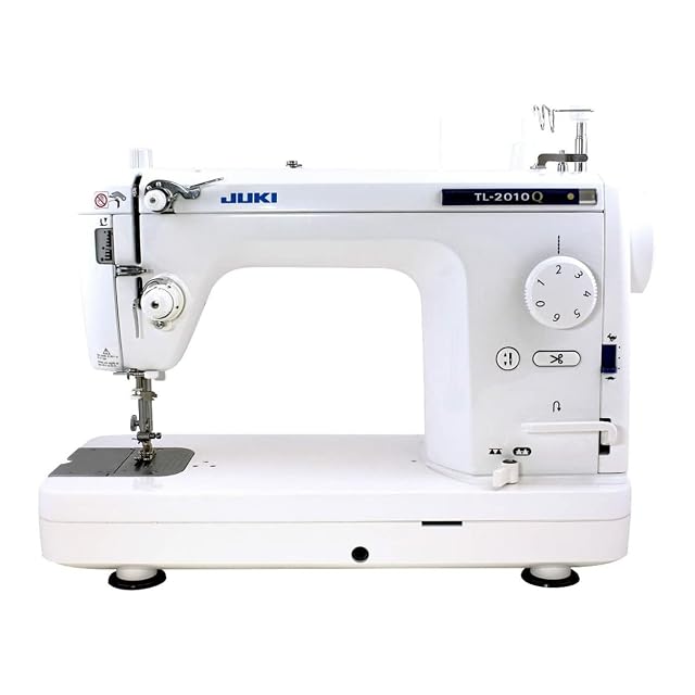 Machine à coudre et à quilter semi-industrielle Juki TL-2010Q, vue de trois quarts avant